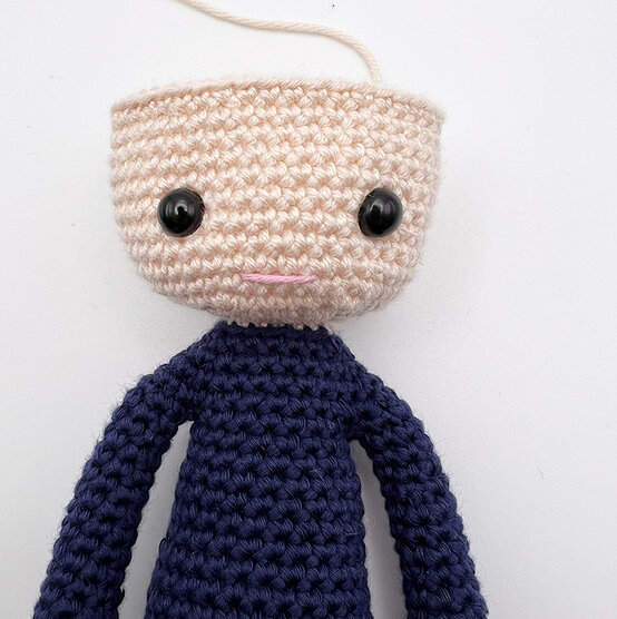 How-to-Crochet-an-Amigurumi-King-Charles_head1.jpg?sw=554&q=85