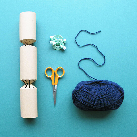 table-dec-cracker-4-a.jpg?sw=554&q=85