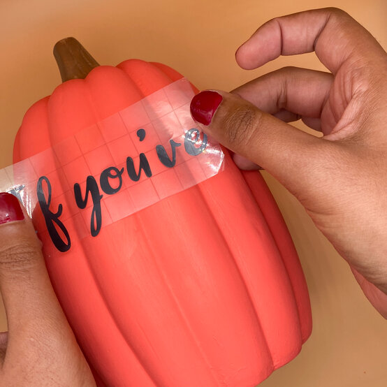 slogan-pumpkins_step-6a.jpg?sw=554&q=85