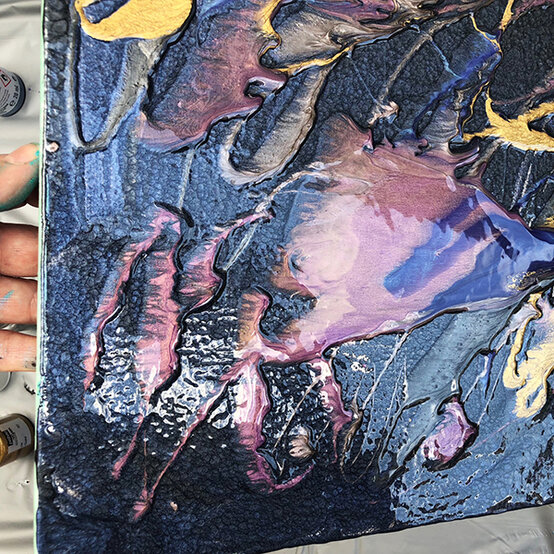 pebeo-galaxy-canvas-fluid-painting-6.jpg?sw=554&q=85