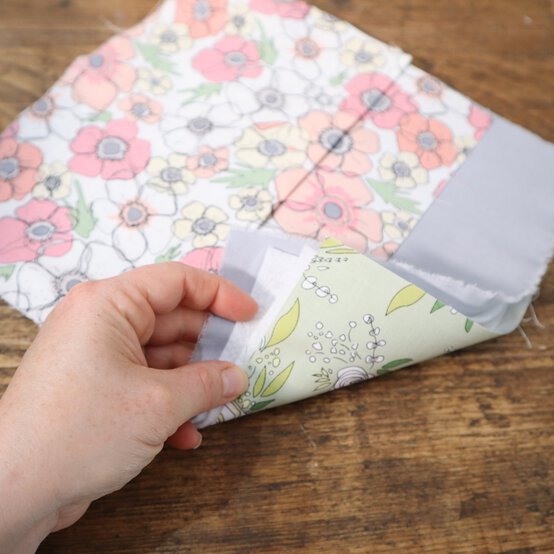 cutlery-roll_step1_4.jpg?sw=554&q=85