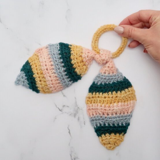 3_Ways_to_Use_Scrap_yarn_Crochet%20hair%20tie%2010.jpeg?sw=554&q=85