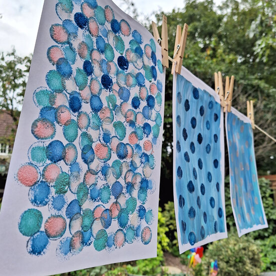 idea_paper-winter-bobble-hat_step3.jpg?sw=554&q=85