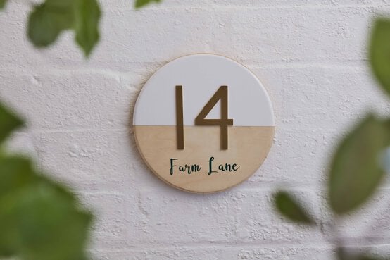 personalised-house-sign_hero.jpg?sw=554&q=85