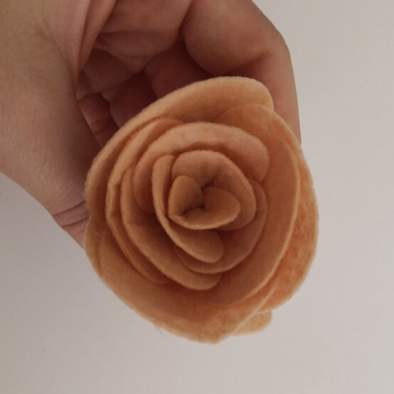 ideas%5Ftwo%2Deasy%2Dspring%2Dprojects%2Dusing%2Dfelt%2Dflowers%5Frose%2D4.jpg?sw=554&q=85