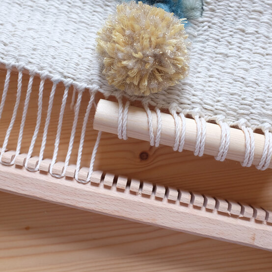 35_xmas_weave.jpg?sw=554&q=85