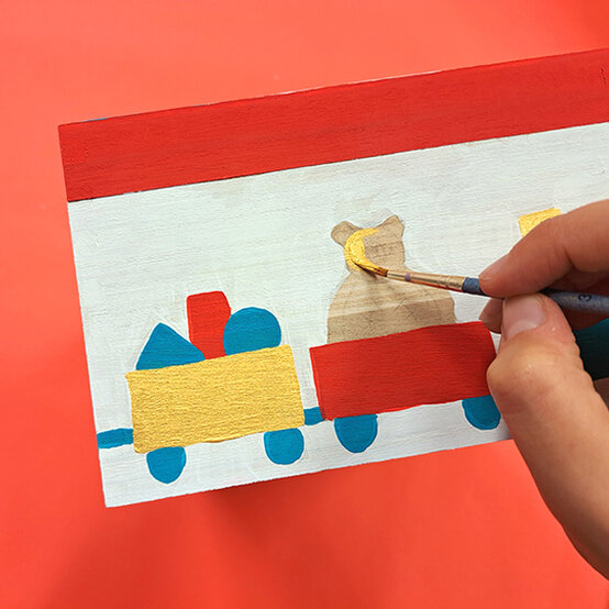 idea%5Fhow%2Dto%2Dmake%2Da%2Dcolourful%2Dchristmas%2Deve%2Dbox%5Fstep6a.jpg?sw=554&q=85