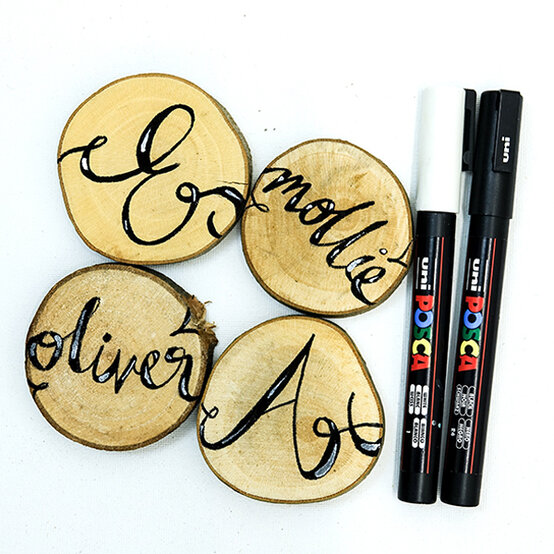 idea_diy-christmas-table-settings_lettered.jpg?sw=554&q=85