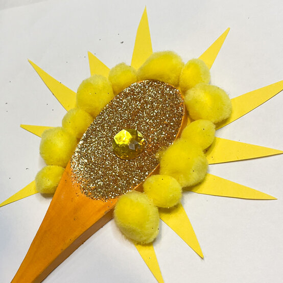 idea_how-to-make-story-spoons-sun_step5b.jpg?sw=554&q=85