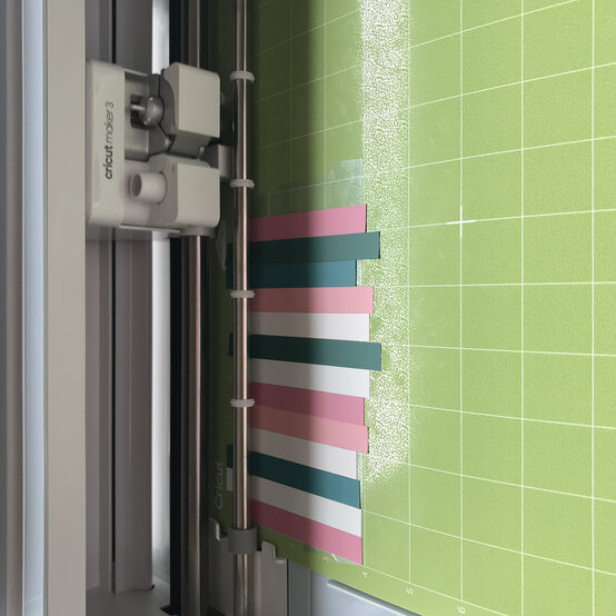 Rainbow%20bag%20step%2010.2.jpg?sw=554&q=85