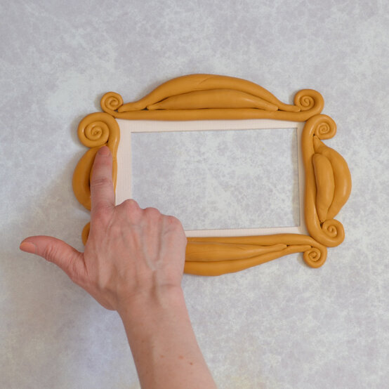 friends-fimo-frame9.jpg?sw=554&q=85