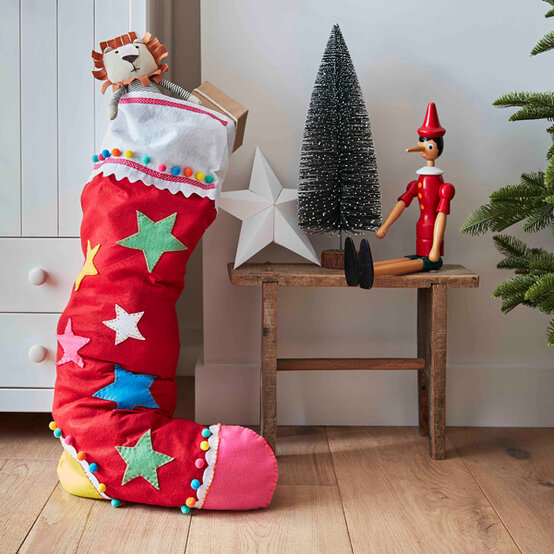 idea_stocking-ideas-to-make-this-christmas_diy.jpg?sw=554&q=85