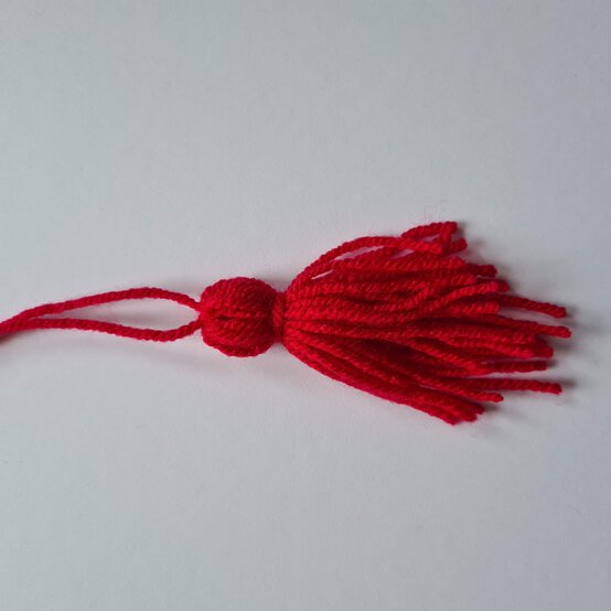 Idea_how-to-make-union-flag-bunting_tassel-bunting_step3b.jpg?sw=554&q=85