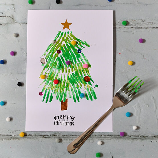 Idea_kids-christmas-cards-to-make_step2a.jpg?sw=554&q=85