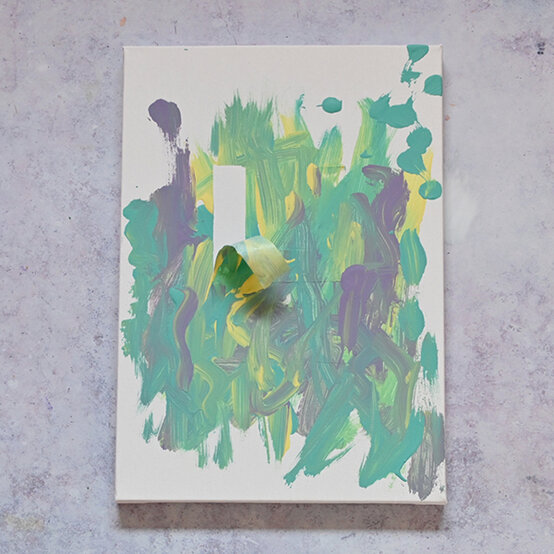 art-ideas-to-do-with-your-baby25.jpg?sw=554&q=85