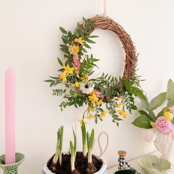 how-to-make-a-spring-wreath_final-angle3.jpg?sw=554&q=85