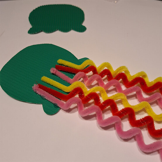 kids%5Fhow%2Dto%2Dmake%2Dcard%2Dsea%2Dcreatures%5Fstep%2D4c.jpg?sw=554&q=85