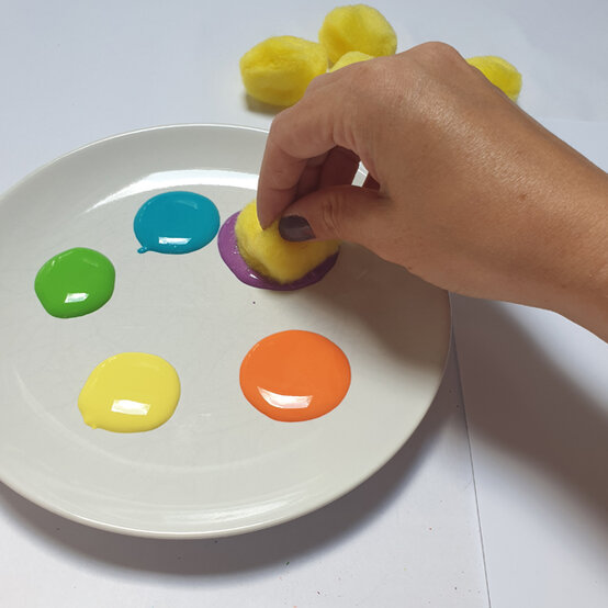 idea_messy-crafts-for-kids-icecream_step2a.jpg?sw=554&q=85