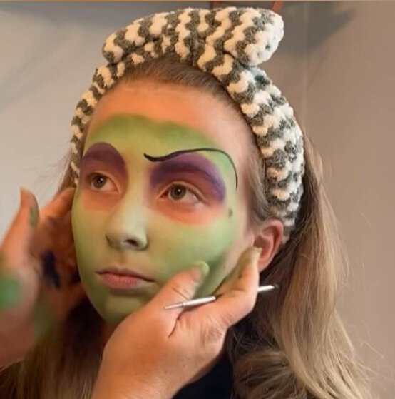 halloweenwitch_step3.jpg?sw=554&q=85