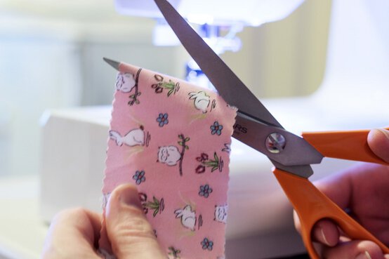 2-cutting-strip-resize.jpg?sw=554&q=85