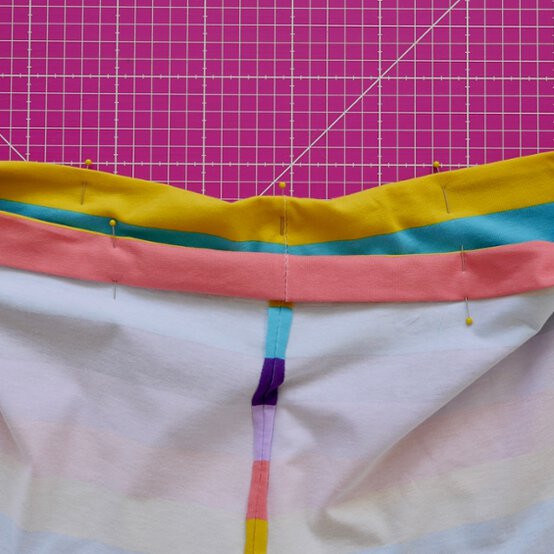 Jersey%20Sportswear_Shorts_Step5.jpeg?sw=554&q=85