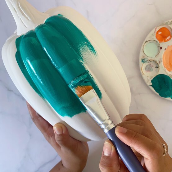 sophisticated-halloween-2020_step-1_2.jpg?sw=554&q=85