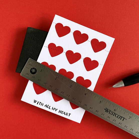 idea_valentines-card-round-up-heart_step3.jpg?sw=554&q=85