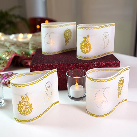 cricut_lanterns-for-diwali_step8.jpg?sw=554&q=85