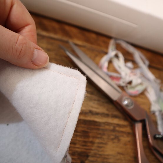 cutlery-roll_step7_3.jpg?sw=554&q=85