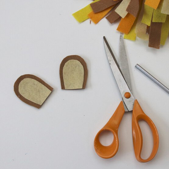 How-to-make-a-lion-costume-step6.jpg?sw=554&q=85