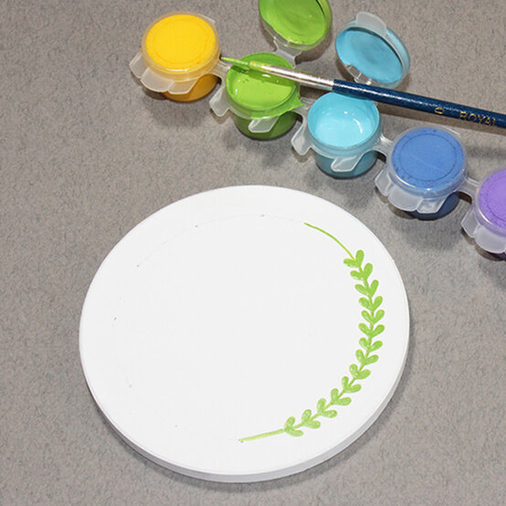 how-to-make-personalised-ceramic-coasters_step-2.jpg?sw=554&q=85