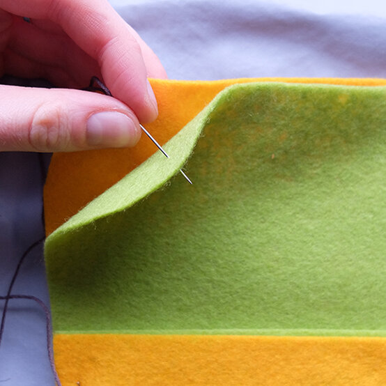 felt-pencilcase-step6.jpg?sw=554&q=85