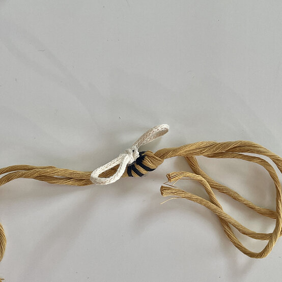 How%2Dto%2DMake%2Da%2DMacrame%2DBee%2DPlanter%5FBee%5FStep4.jpg?sw=554&q=85