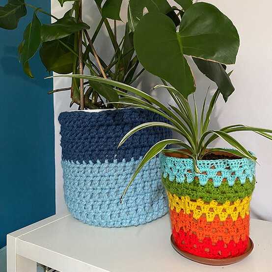 artisan-nicola-brooks-crochet-plant-pots.jpg?sw=554&q=85