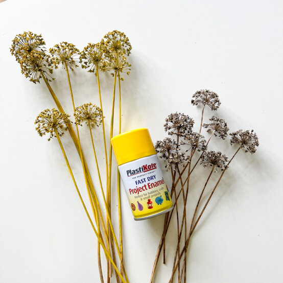 idea%5Fdiy%2Deaster%2Dmantle%2Ddisplay%5Fstep3.jpg?sw=554&q=85