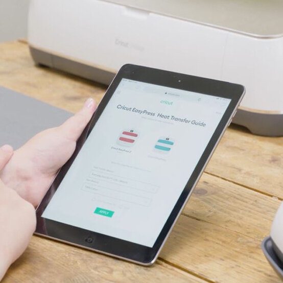 cricut-pencil-case_step18.jpg?sw=554&q=85