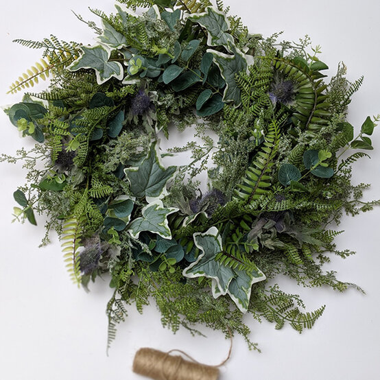 fresh-floral-wreath-step11.jpg?sw=554&q=85