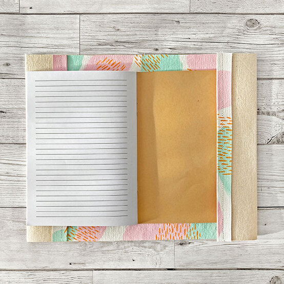 personalised-home-office-decor_notebook-cover_step3.jpg?sw=554&q=85