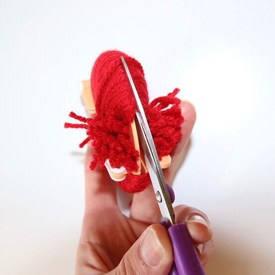 kids-teepee-painted-pom-pom-step-7a.jpg?sw=554&q=85