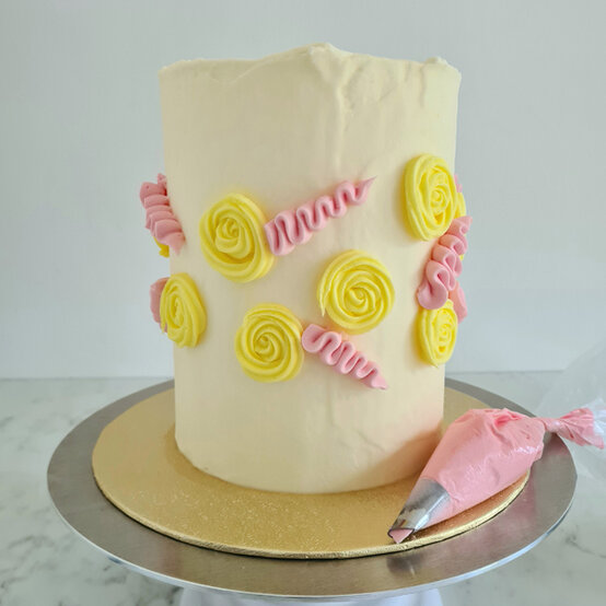 idea_adult-showstopper-cake_step3.jpg?sw=554&q=85