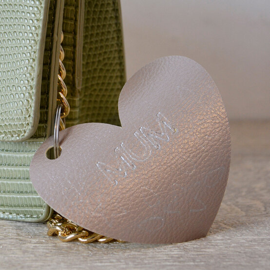 idea_mothers-day-gifts_keyring.jpg?sw=554&q=85