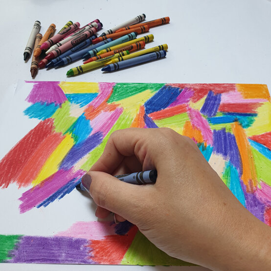 idea_messy-crafts-for-kids-rainbow_step1b.jpg?sw=554&q=85