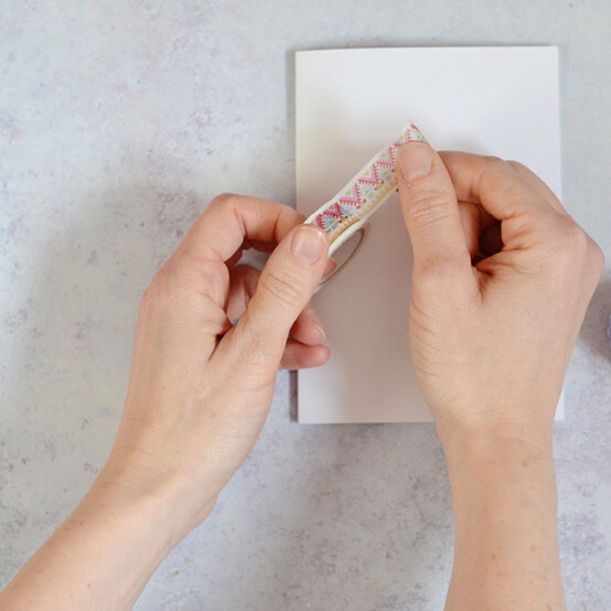 washi_tape_thank_you_cards_washi_tape_step_1.jpg?sw=554&q=85