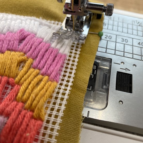 beginner-bargello_step-11_4.jpg?sw=554&q=85