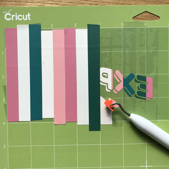 Rainbow%20bag%20step%2011.1.jpg?sw=554&q=85