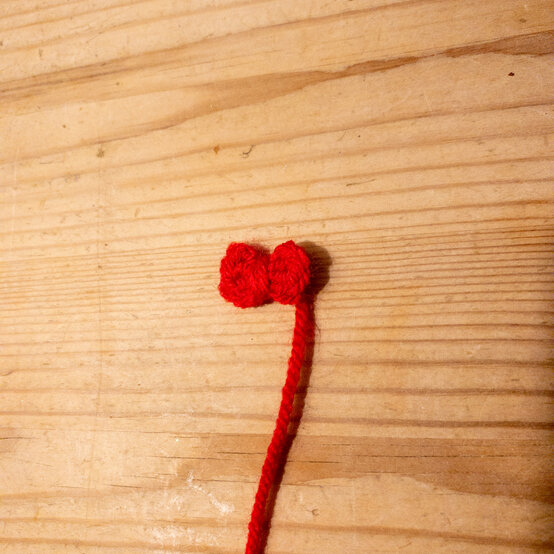 gingerbreadhouse-_bow.jpg?sw=554&q=85