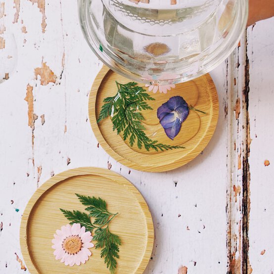4_how-to-make-pressed-floral-resin-coasters.jpg?sw=554&q=85