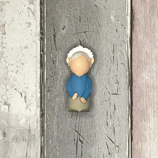 david-attenborough-peg-dolls_5a.jpg?sw=554&q=85