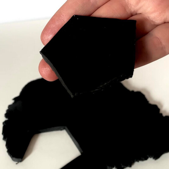 idea_how-to-make-a-football-cake_step9b.jpg?sw=554&q=85