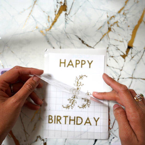 adhesive-vinyl-bday-card_step10_2_edit.jpg?sw=554&q=85